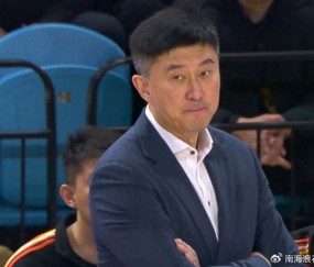 恭喜！徐昕收获CBA颁发的大奖，球迷：杜锋怎么看？|广州队|中锋|广东队|广东男篮|篮板_新浪体育_新浪新闻